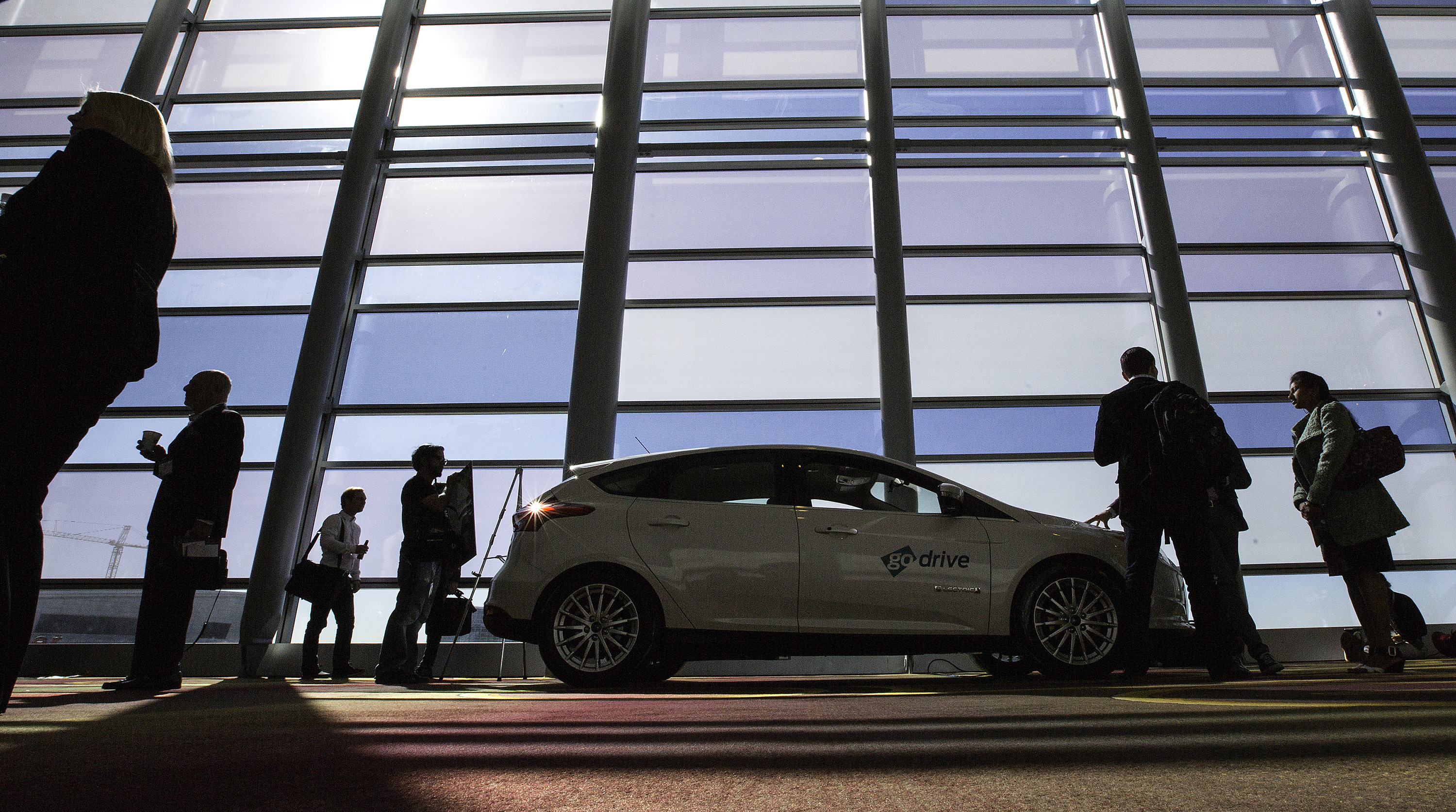 Auto Hi Tech For high-tech cars, more automakers gear up in California